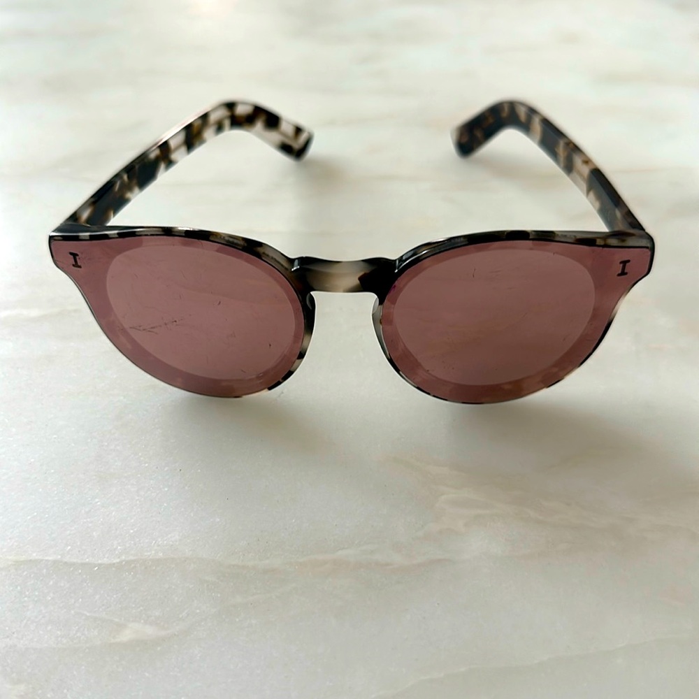 Illesteva Two Point One Sunglasses with Rose Mirror lenses